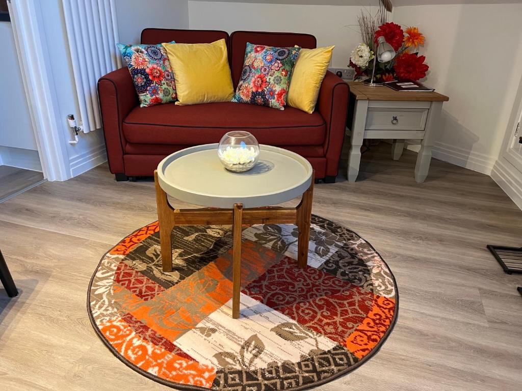 Glastonbury Town Centre - Split-Level 1 Bedroom Apartment