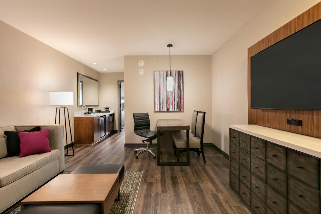 Embassy Suites By Hilton Berkeley Heights (Berkeley Heights)