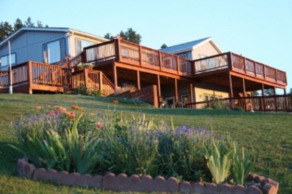 Sawin' Logs Inn (Devils Tower)