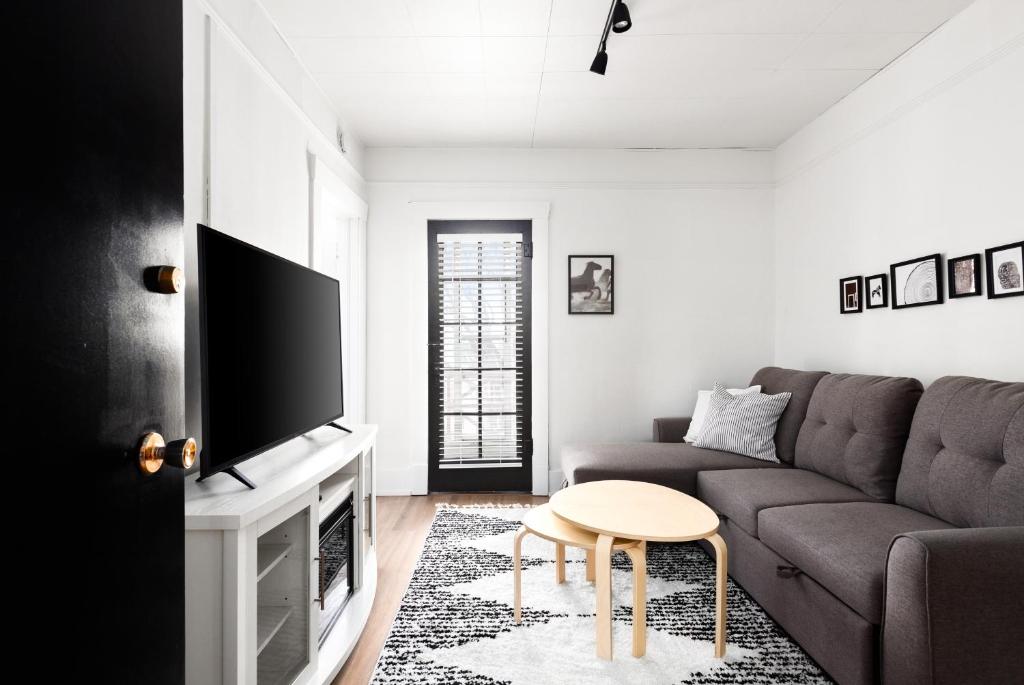 Beautiful Suite in the Heart of Broadway (Saskatoon)