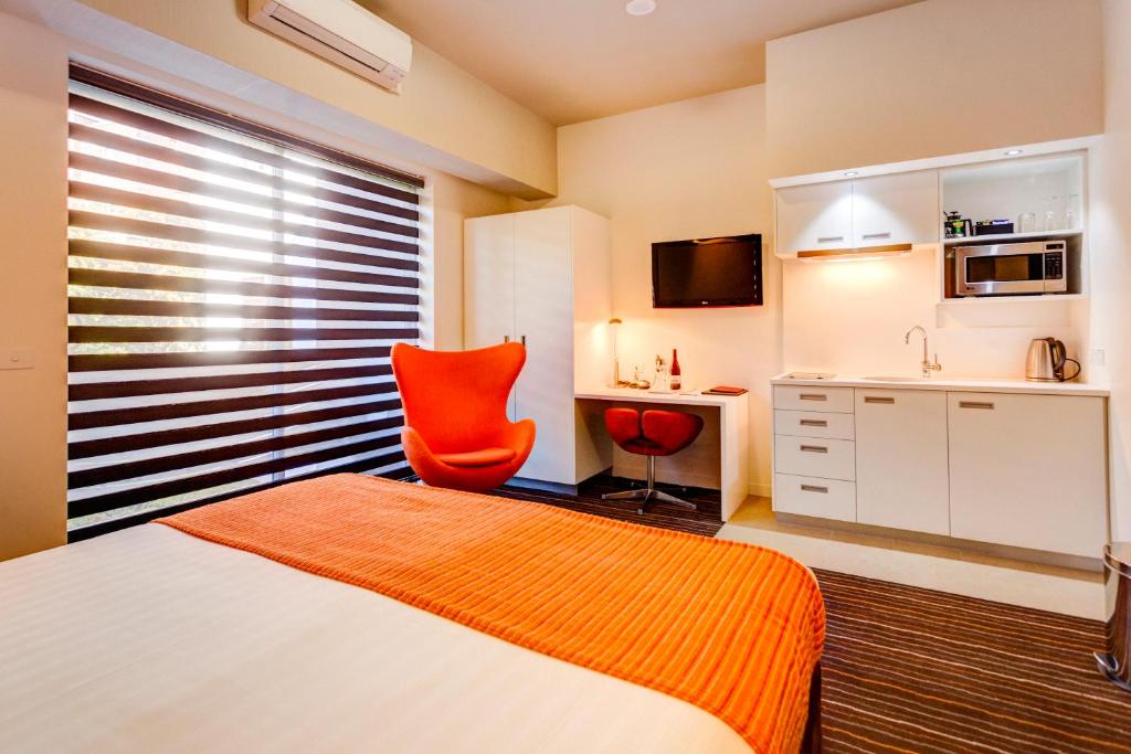 Mantra Charles Hotel