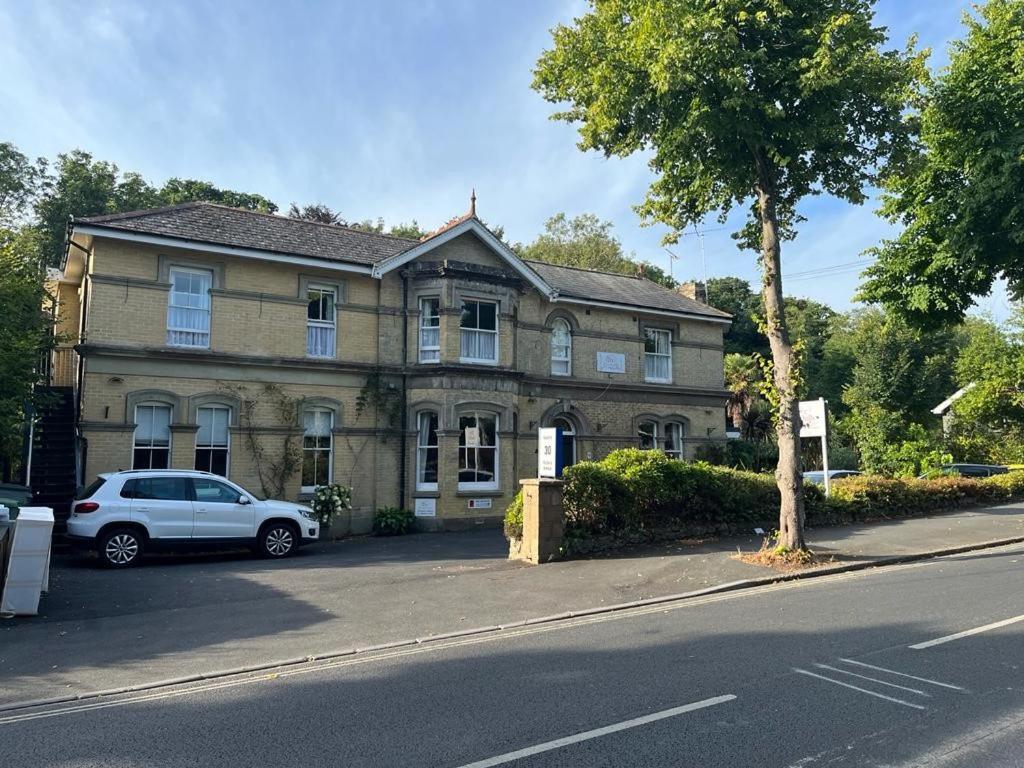 Foxhills (Shanklin)