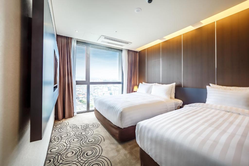 Golden Daisy Hotel