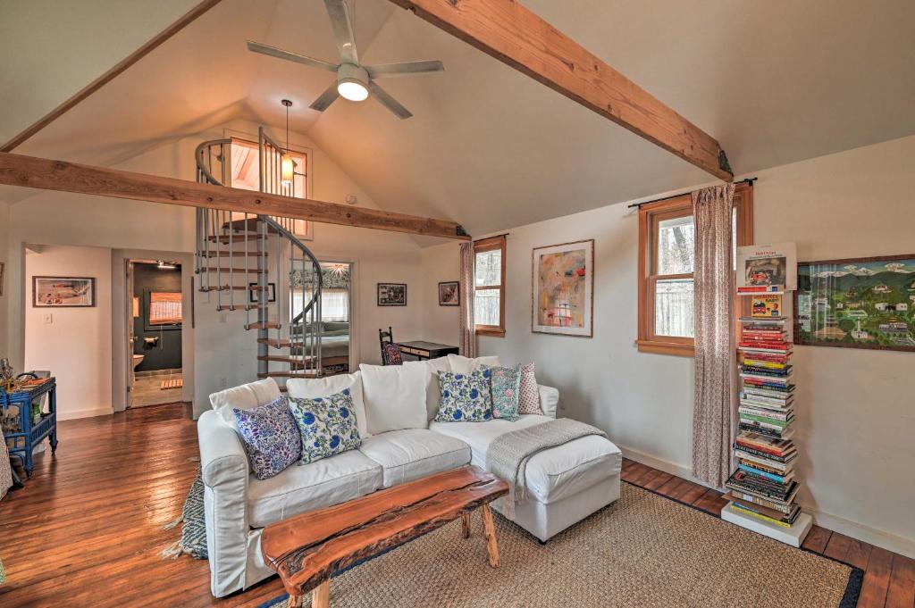 Cozy Woodstock Home with Fire Pit! (Woodstock)