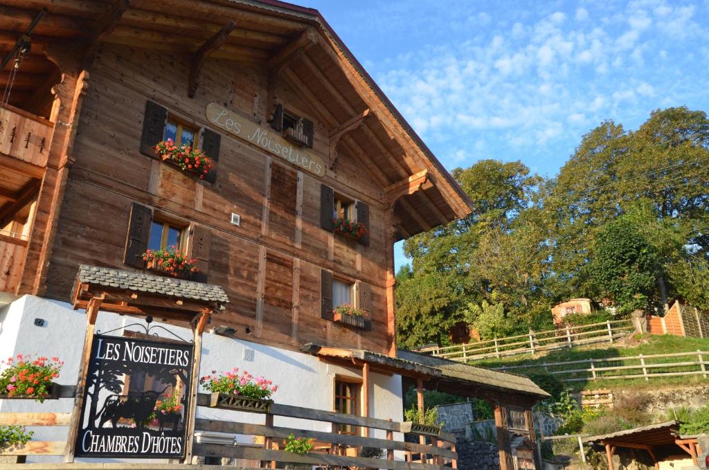 Les chambres et Roulottes des Noisetiers (Leysin)