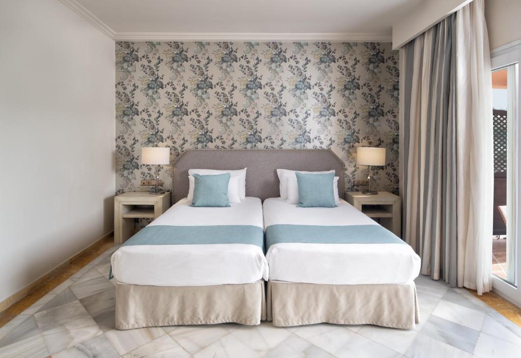 La Cala Resort