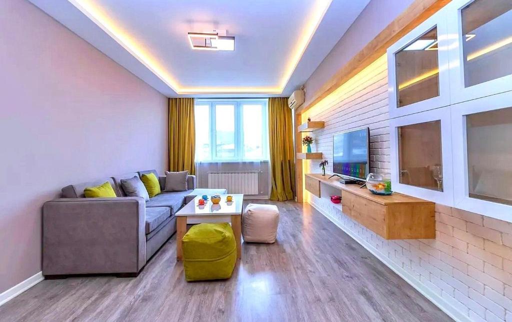 MODERN Fancy Apt in the City CENTER with 2 Bathrooms + 2 Bedrooms +Opera View