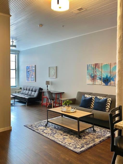 2BR 2BA Loft Downtown KC in Historic Building-201