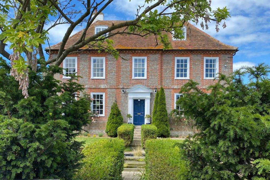 Beautiful Georgian Farmhouse near to beaches