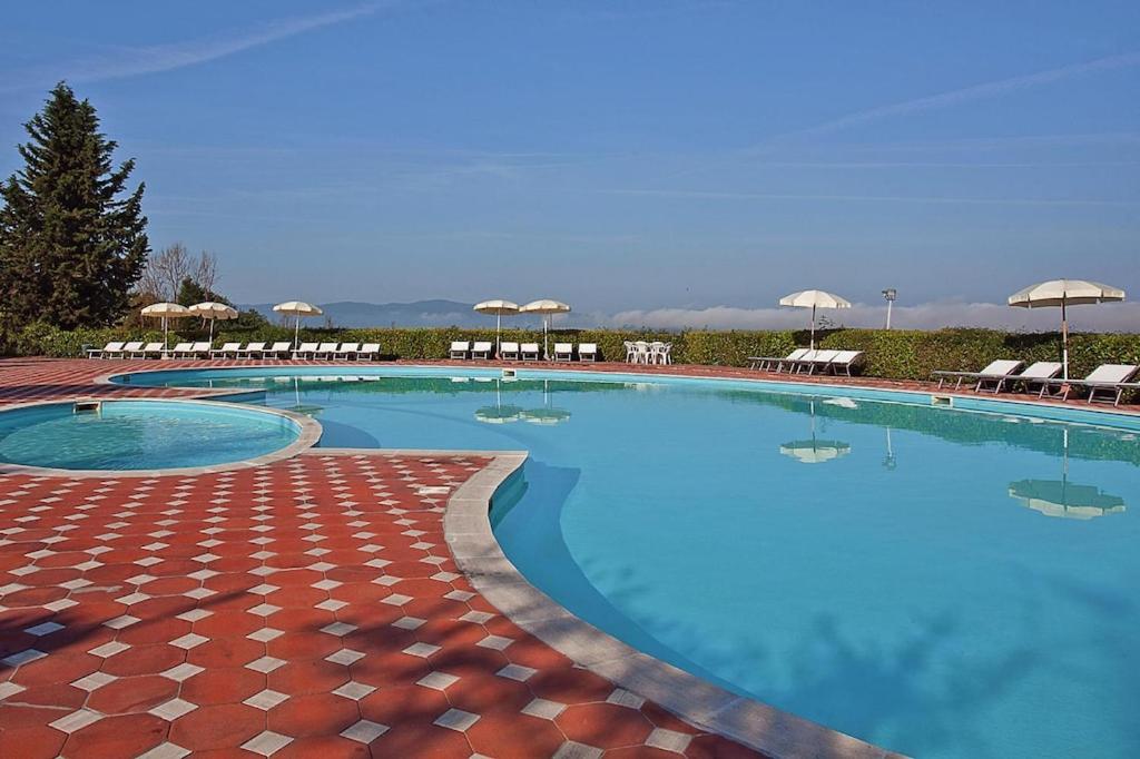 Apartment in Montaione with carport