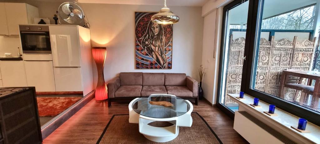 Su Casa Apartment Deluxe - with private underground parking space