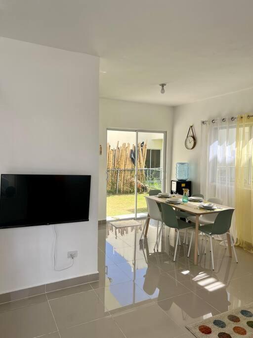 New & Modern 2BR Townhouse w/ Private Backyard