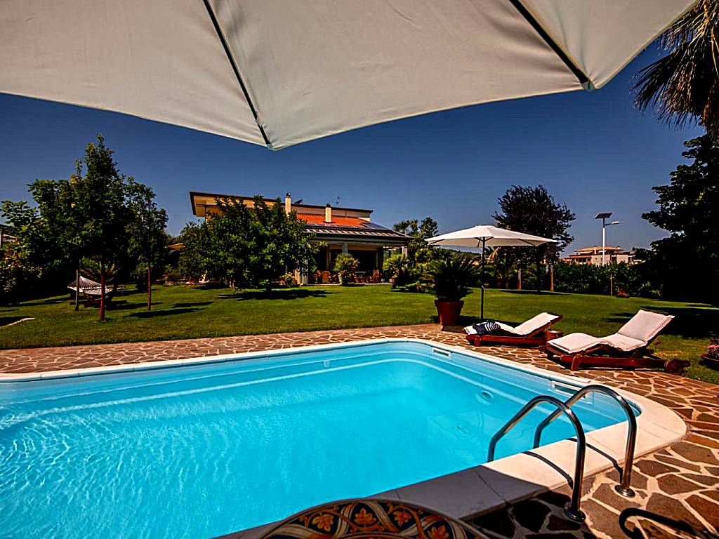 Villa Tigli Luxury B&B (Martinsicuro)