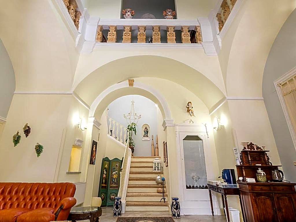 Palazzo Tre Cardi (Salve)