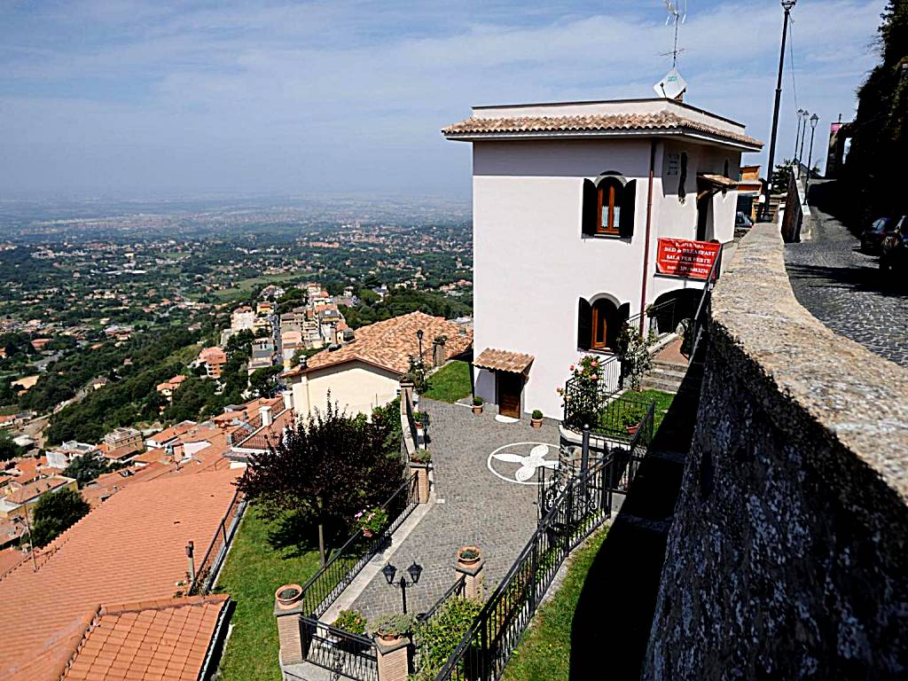 Villa dei Fantasmi (Rocca di Papa)
