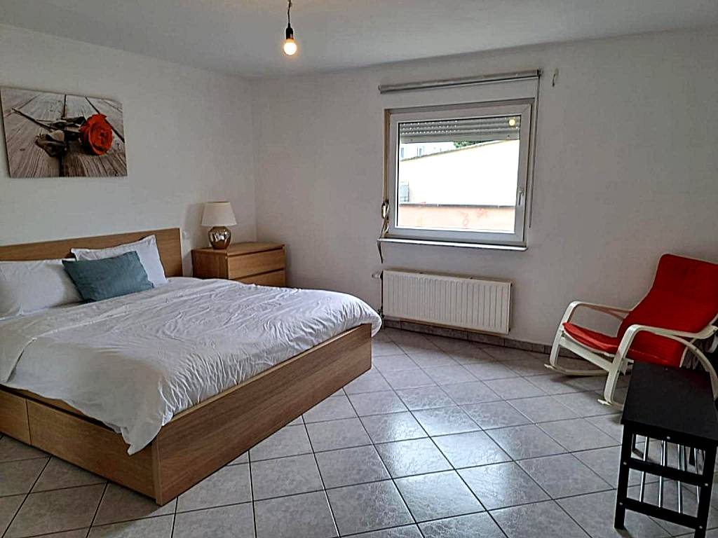 Large Room Free Parking 10mins to Luxembourg Airport Excellent Customer Service