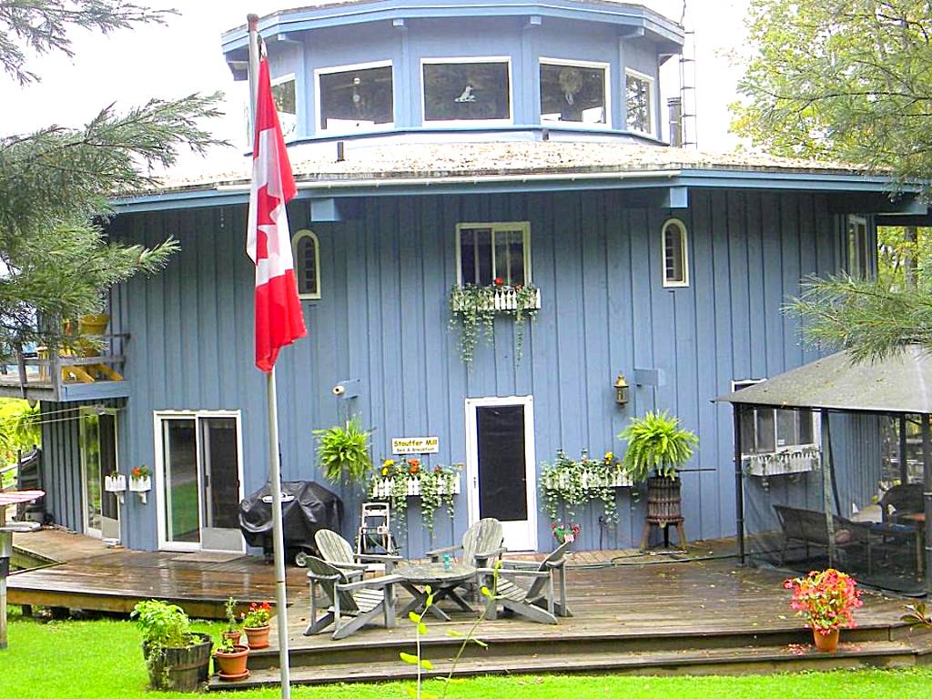 Stouffermill Bed & Breakfast (Algonquin Highlands)