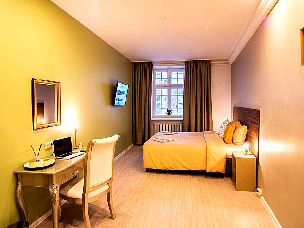 Allure Rooms & Coffee