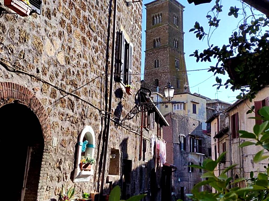 Radici Etrusche Sutri
