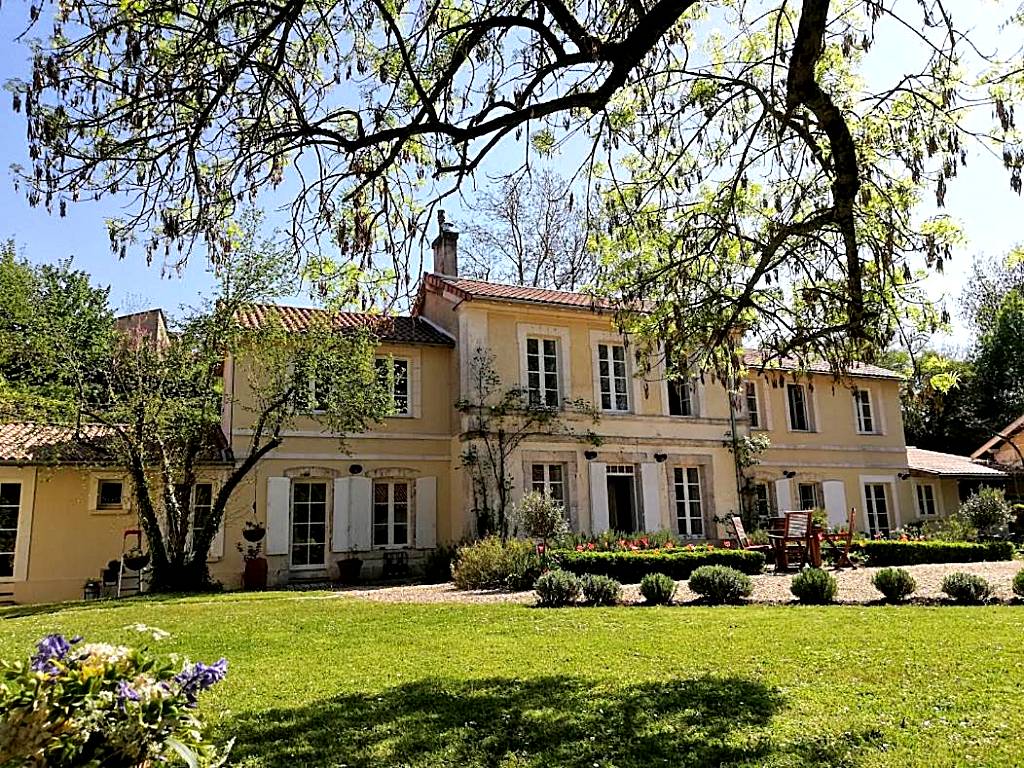 Le Domaine Des Platanes (Bourg-Charente)