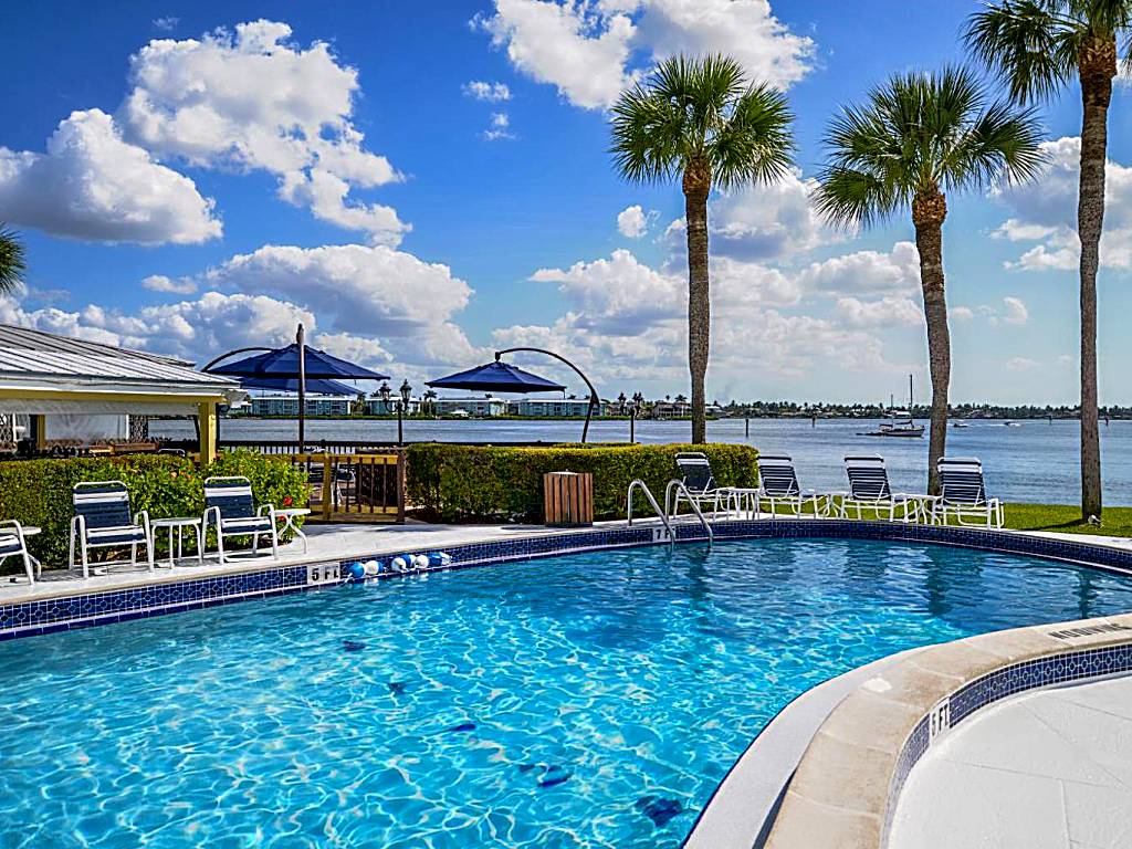Charter Club Resort Of Naples Bay (Naples)