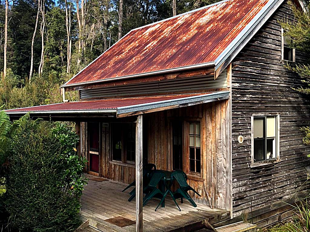 Corinna Wilderness Village (Corinna)