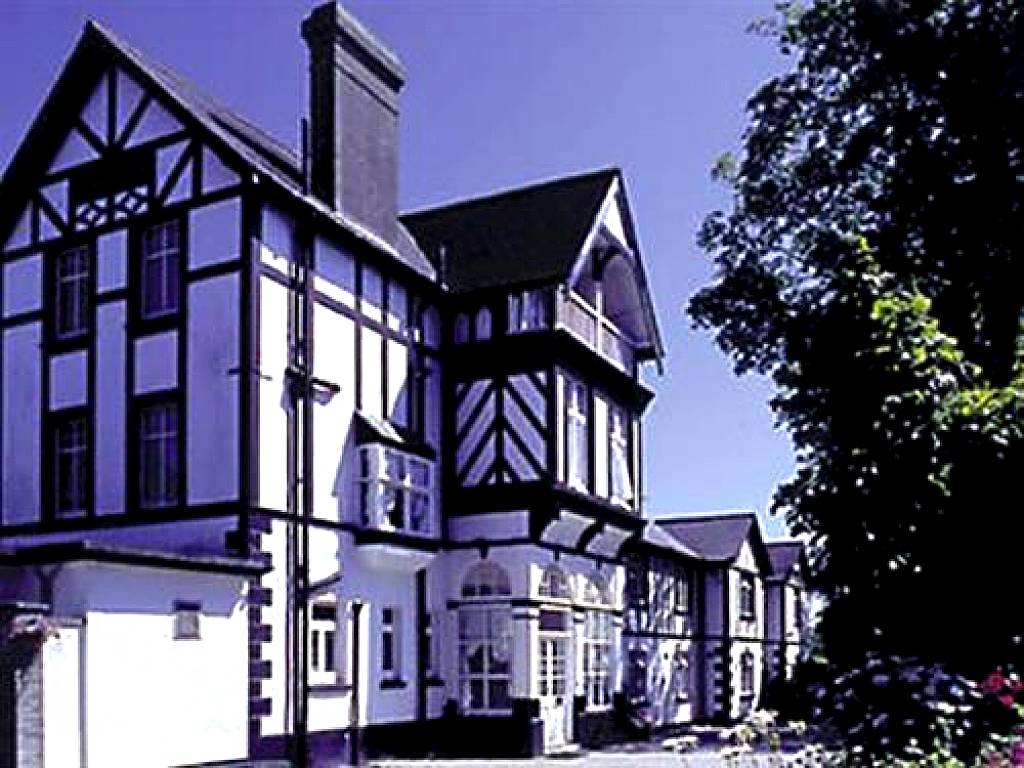Rosemullion Hotel
