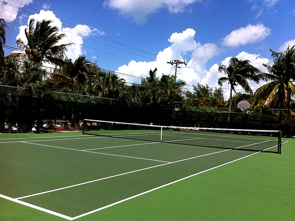 Coco Plum Beach & Tennis Club & Marina (Marathon)