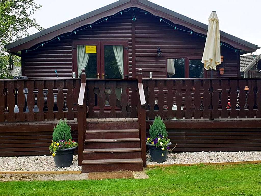 Cotswold Lodges (Cirencester)