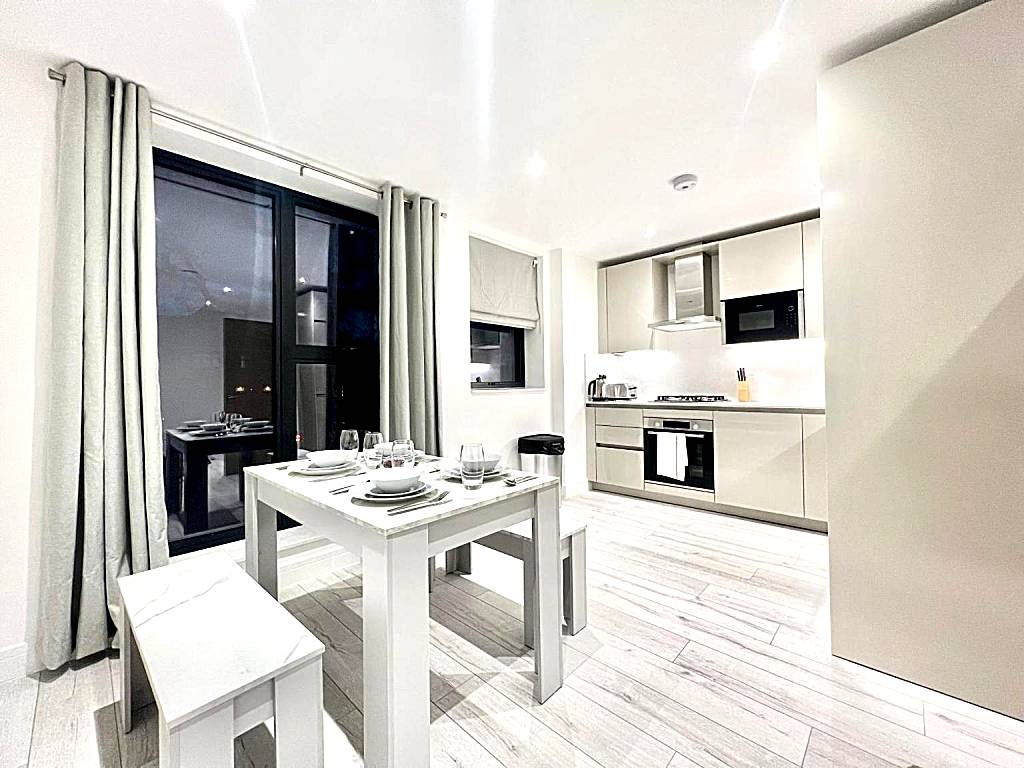 Queens Luxury Apartments (London)