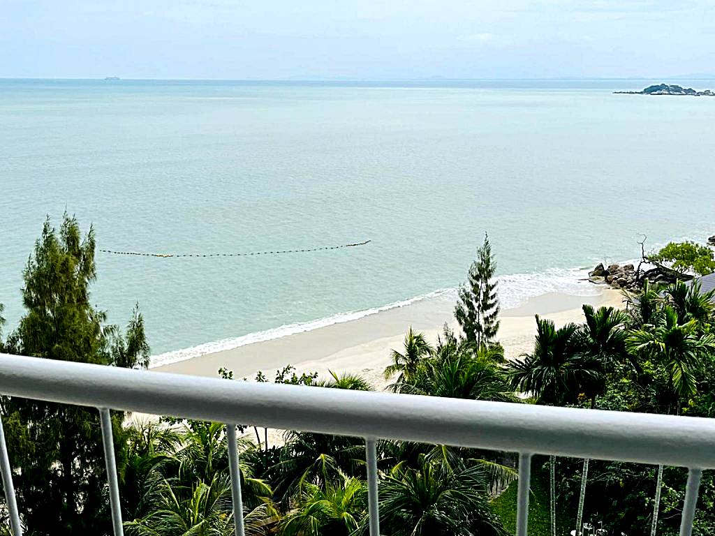 Paradise by the Sea in Penang by Veron at Rainbow Paradise (Tanjung Bungah)