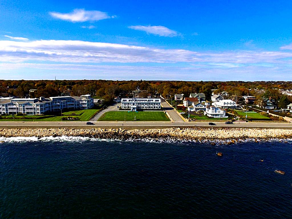 The Atlantic House (Narragansett)