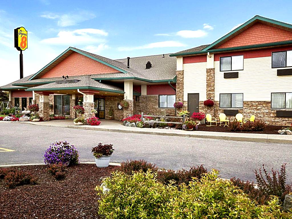 Super 8 by Wyndham Eveleth (Eveleth)
