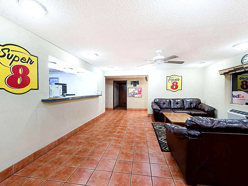 Super 8 by Wyndham Socorro