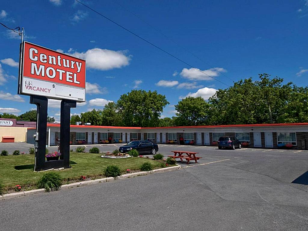 Century Motel (Cornwall)