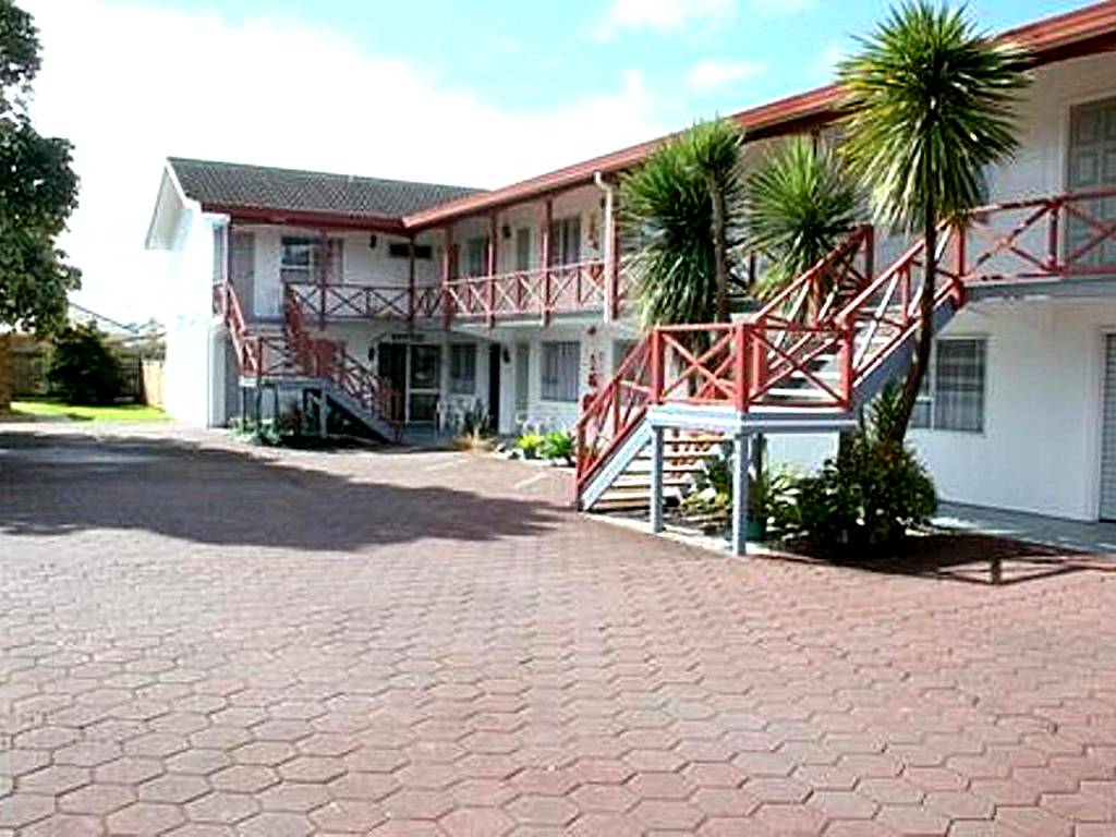 Burgundy Rose Motel