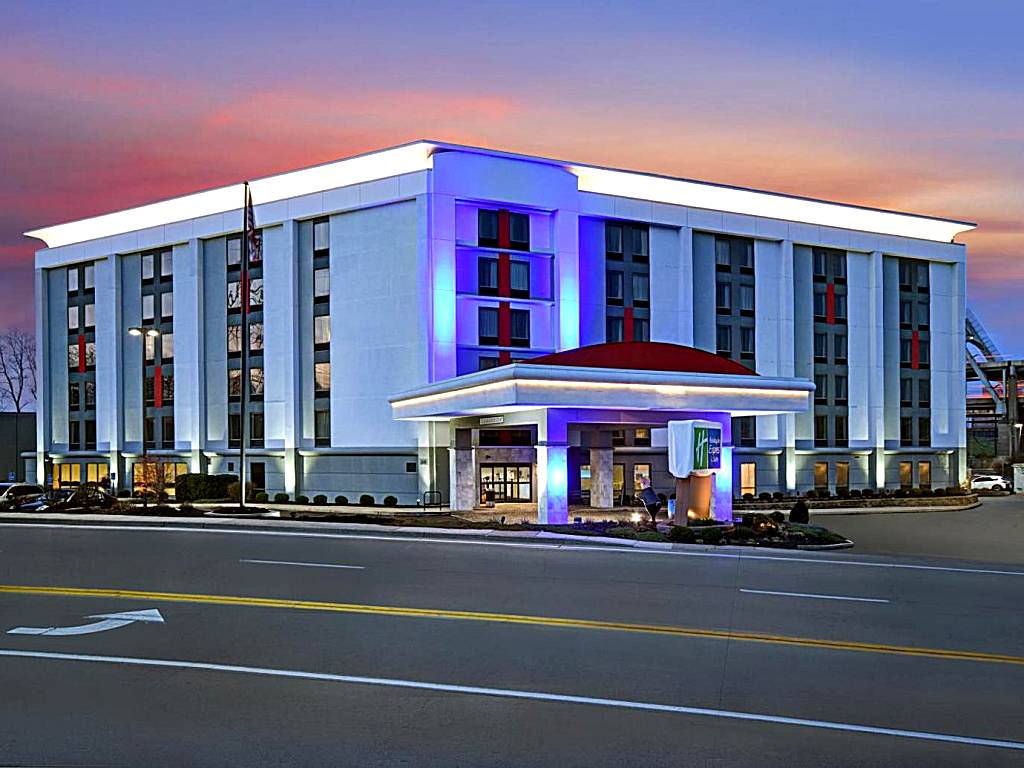 Holiday Inn Express & Suites Cincinnati Riverfront