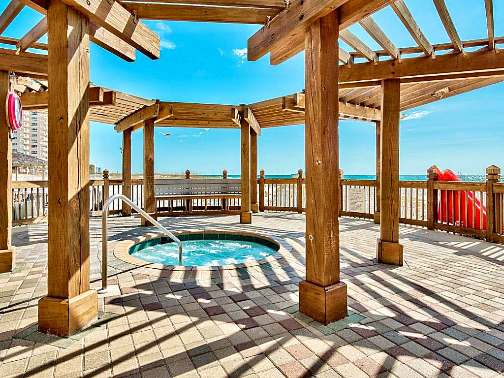 Pelican Beach Resort by Tufan (Destin)