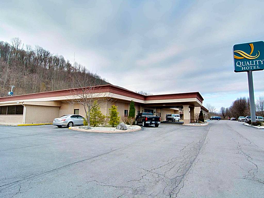 Quality Hotel and Conference Center (Cumberland Heights)