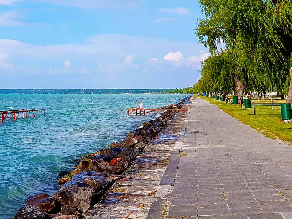 Napsugár Apartmanház (Siófok)