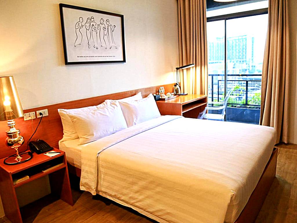 Big Hotel: Executive Room