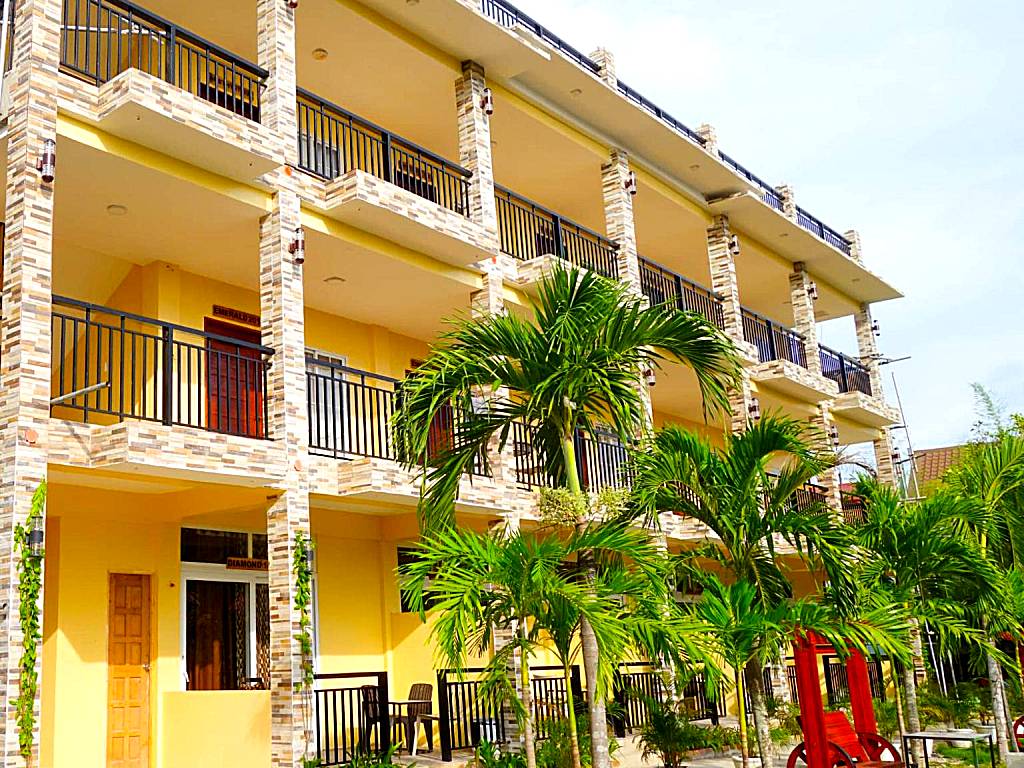 Gem's Paradise Resort: Quadruple Room with Terrace
