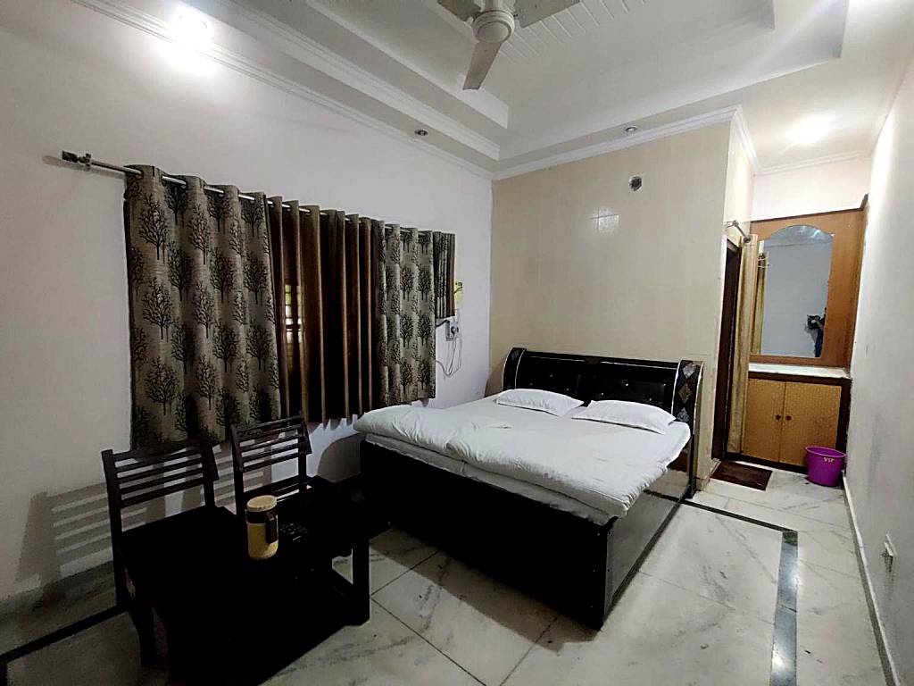 Hotel Guru Kripa: Deluxe Double Room