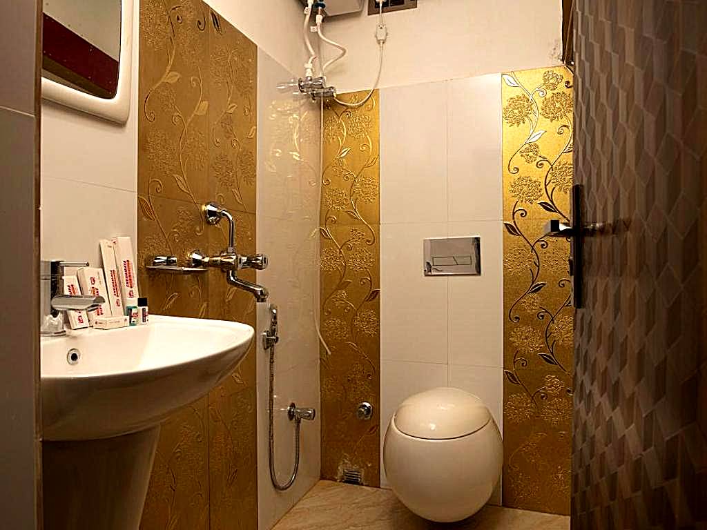Snehamaya Spa & Resort: King Room with Balcony