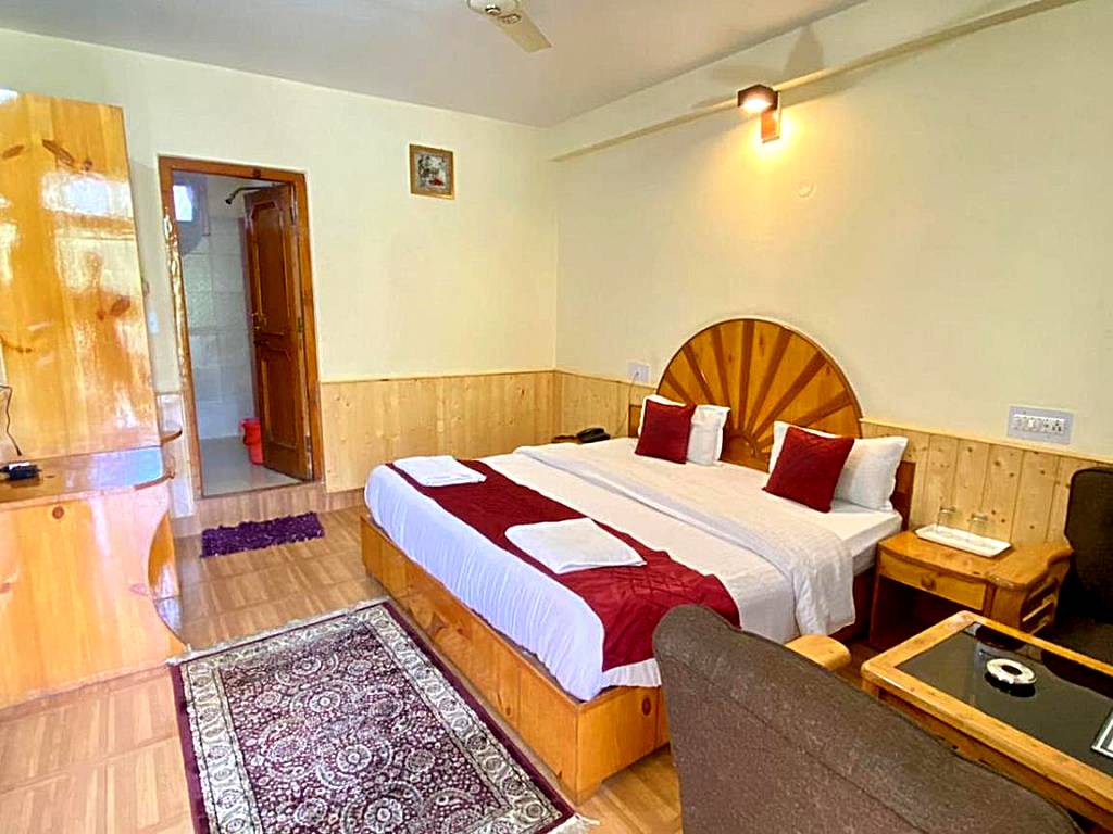 Purnima Hotel -Mountain & River View: Deluxe Room - single occupancy