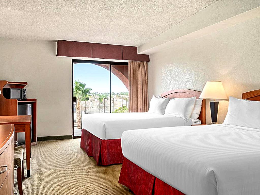 Golden Sails Hotel: Tower King Room