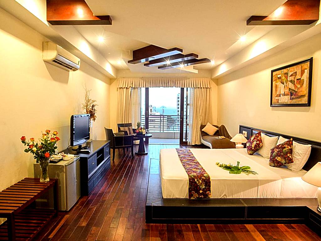 The Summer Hotel: Suite Room - single occupancy