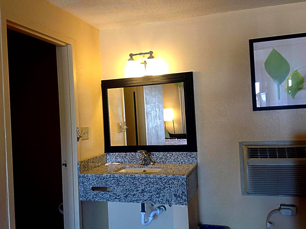 DIAMOND INN & SUITES: Double Room