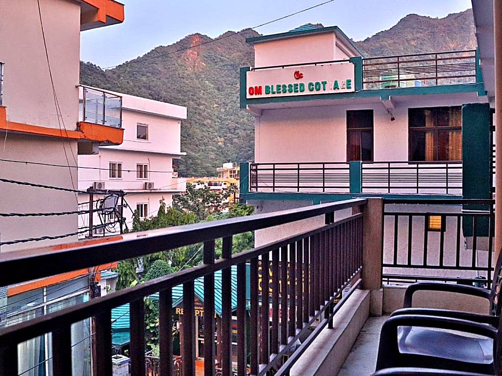 Blue Jay Smart Stay: Deluxe Double Room