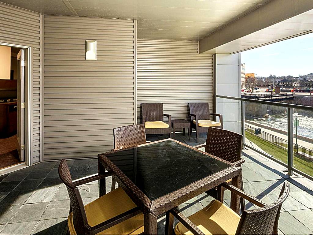 Hilton Garden Inn Sioux Falls Downtown: One-Bedroom King Suite (Sioux Falls)